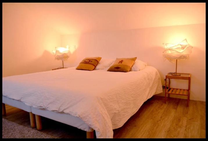 Bed and Breakfast L'Atelier De La Blanchardiere 49520 Le Tremblay Экстерьер фото
